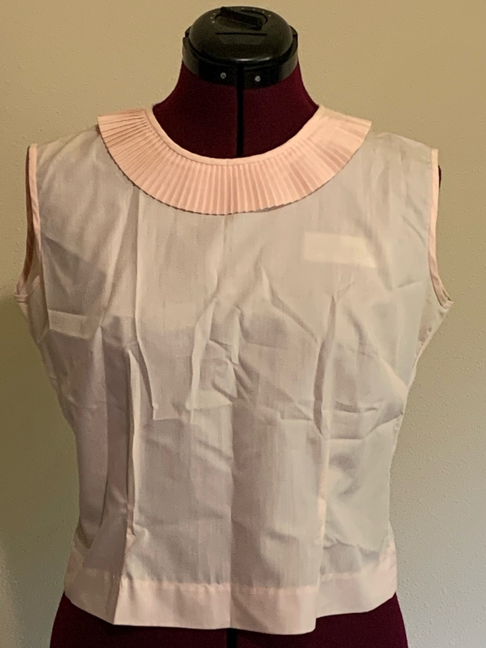 Vintage Pleated Collar Sleeveless Crop Top in Light Pink